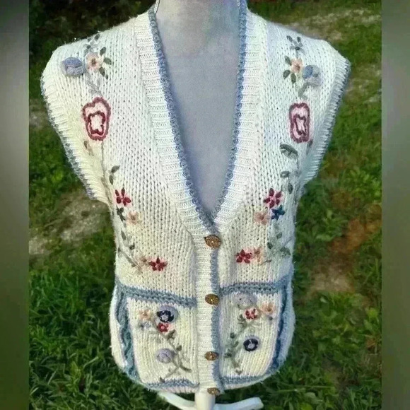 Hand knitted sweater cardigan. Floral. Granny vintage retro sweater. Size L - Picture 10 of 10